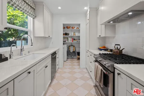 $2,650,000 | 4200 Mentone Avenue, Culver City, CA 90232