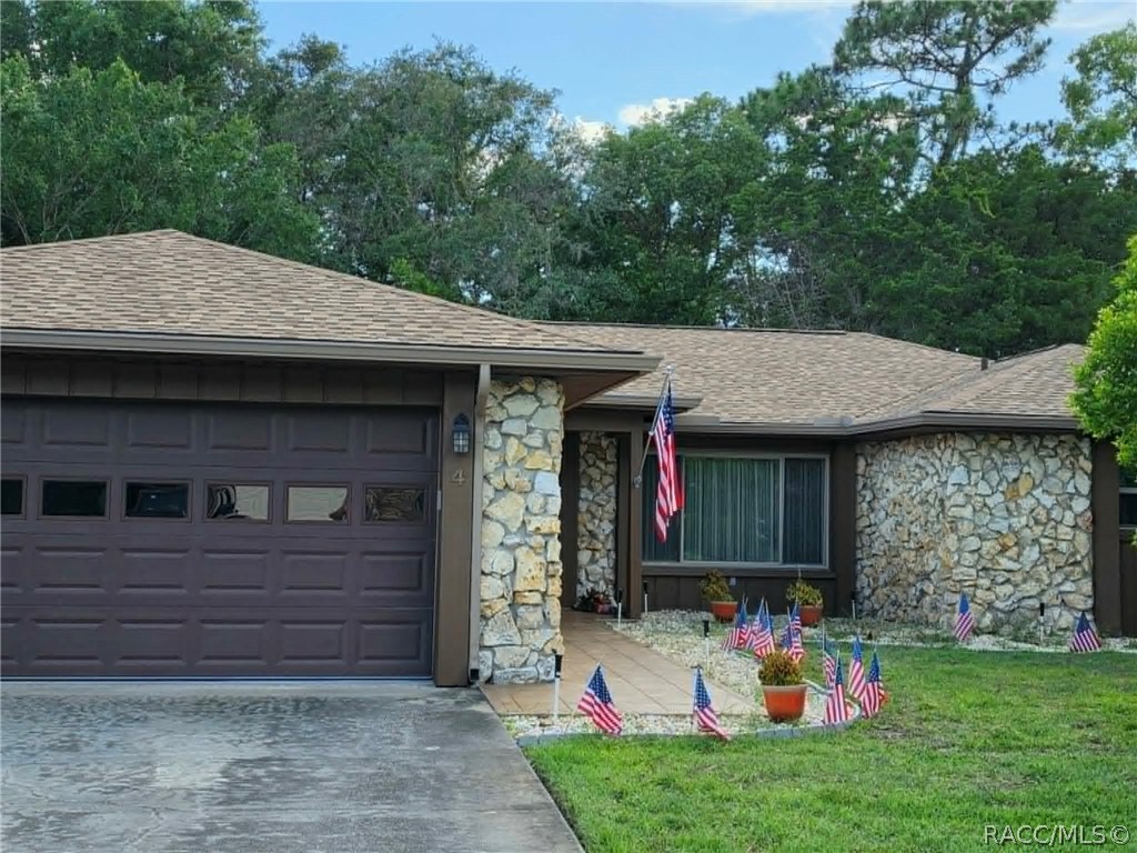 4 Laurelcherry Court Homosassa, FL 34446 - Photo 1 of 28