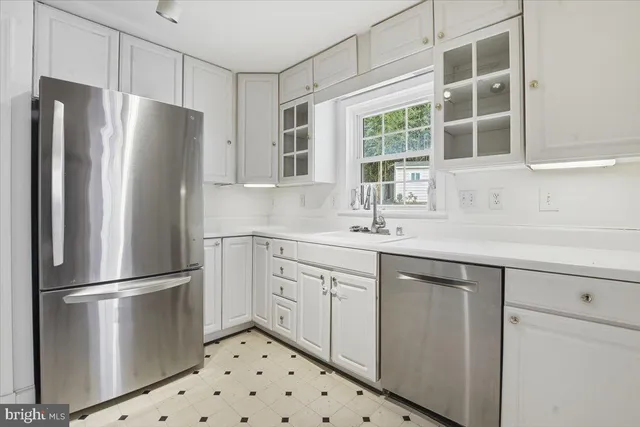 $3,900 | 47 Fort Williams Parkway, Alexandria, VA 22304