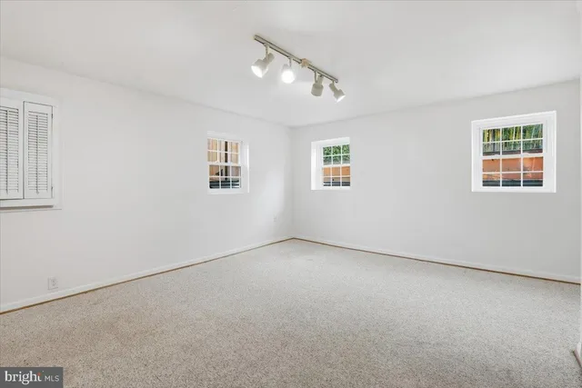 $3,900 | 47 Fort Williams Parkway, Alexandria, VA 22304