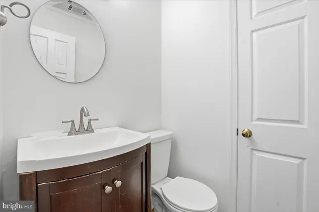 $3,900 | 47 Fort Williams Parkway, Alexandria, VA 22304