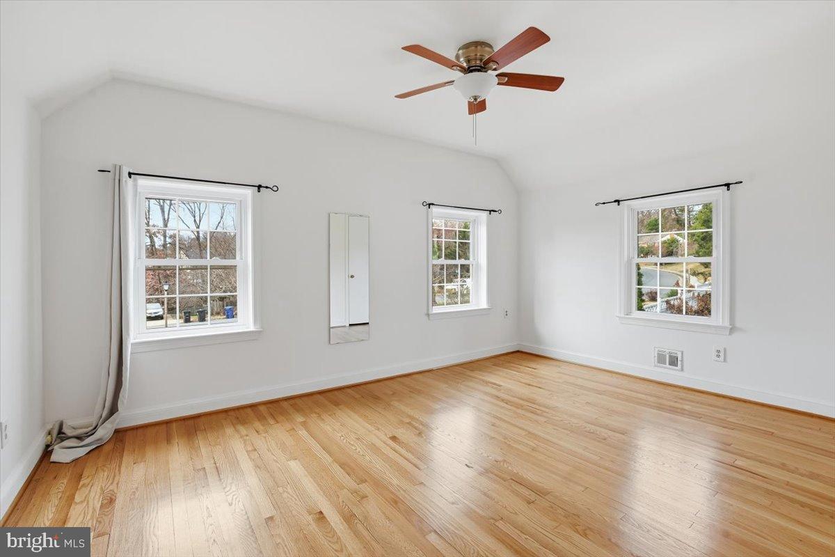 47 Fort Williams Parkway Alexandria, VA 22304 - Photo 8 of 19 Bright and airy space with natural light.