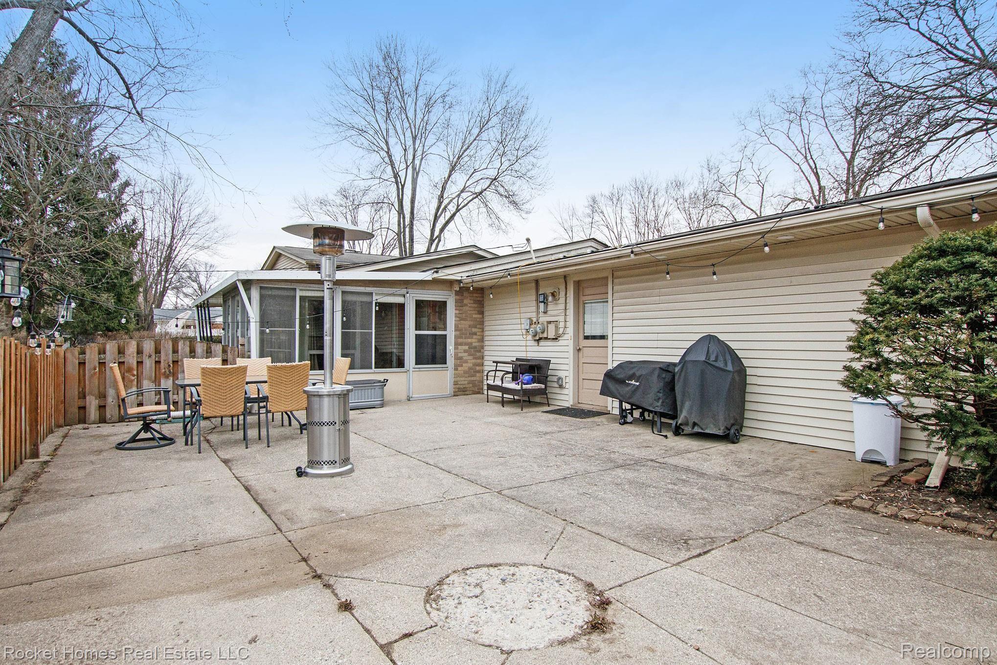 7290 Stonebrook Road West Bloomfield, MI 48322 - Photo 27 of 33 IMG_8797.jpg