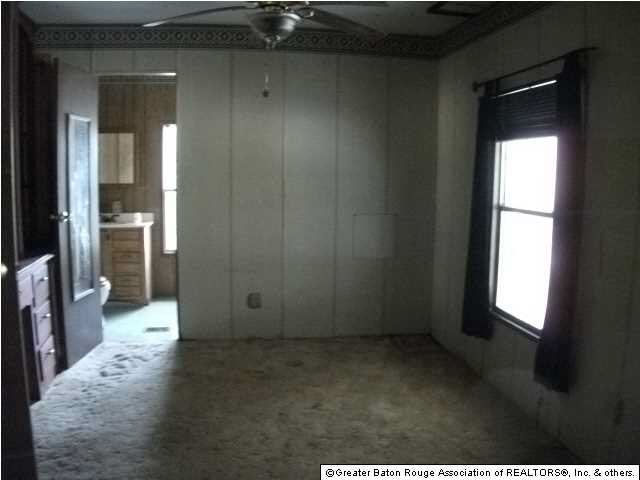 17261 Charlton Road Baker, LA 70714 - Photo 4 of 8 Gallery Image 4
