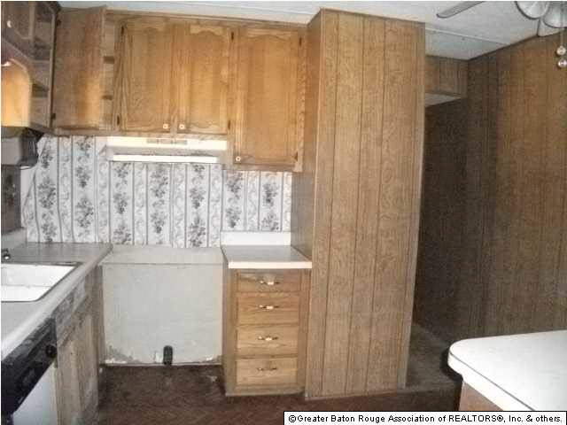 17261 Charlton Road Baker, LA 70714 - Photo 8 of 8 Gallery Image 8