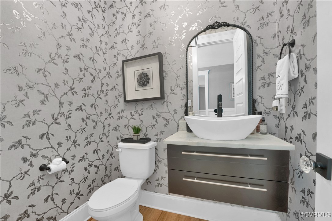 11020 Winterpock Road Chesterfield, VA 23838 - Photo 21 of 50 a bathroom with a toilet sink and mirror
