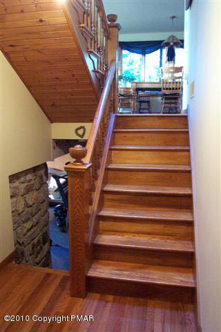 6379 B Five Springs Road Stroudsburg, PA 18360 - Photo 16 of 39 Beautiful Stairs