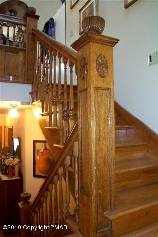 6379 B Five Springs Road Stroudsburg, PA 18360 - Photo 17 of 39 Stairway