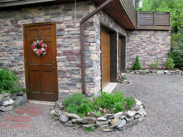 6379 B Five Springs Road Stroudsburg, PA 18360 - Photo 3 of 39 Entrance