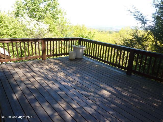 6379 B Five Springs Road Stroudsburg, PA 18360 - Photo 32 of 39 Nice Deck