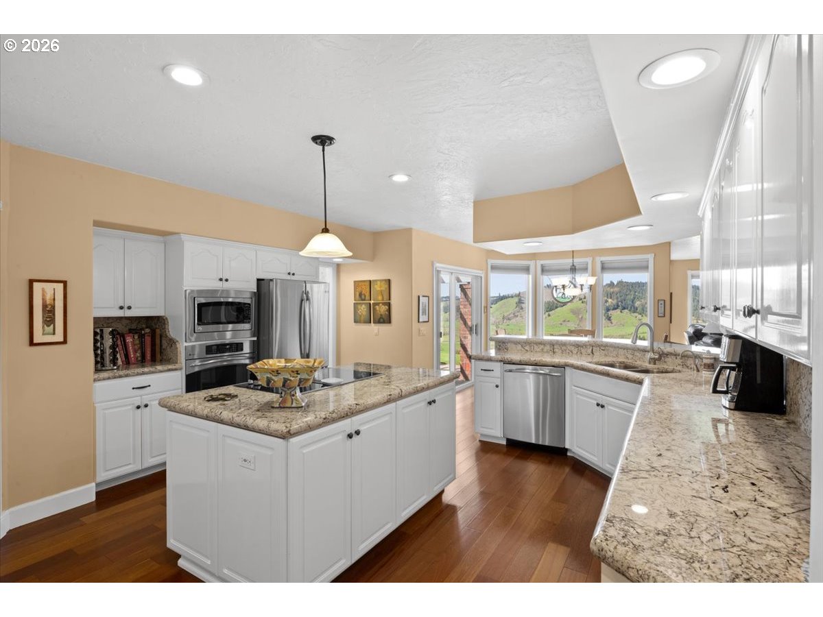 1791 Scotts Valley Road Yoncalla, OR 97499 - Photo 10 of 48