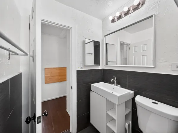 $1,975 | 1857 Buchanan Street, Unit 7, Hollywood, FL 33020