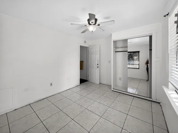 $1,975 | 1857 Buchanan Street, Unit 7, Hollywood, FL 33020