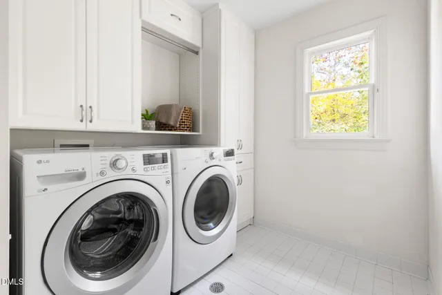 $895,000 | 201 Weathervane Drive, Carrboro, NC 27510