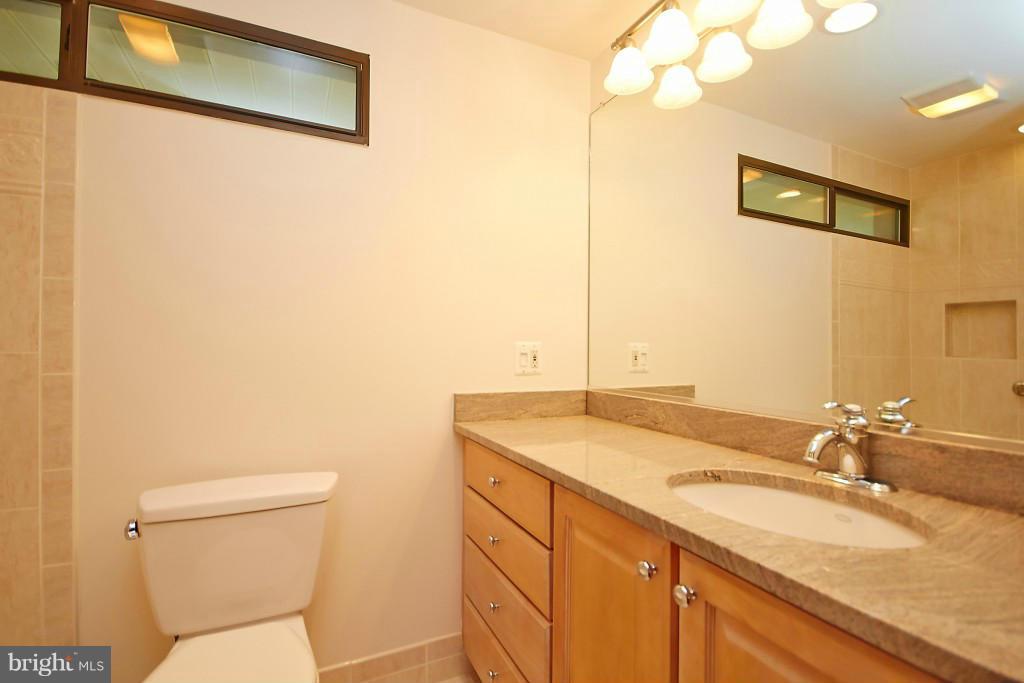 611 Utterback Store Road Great Falls, VA 22066 - Photo 25 of 30 Bath