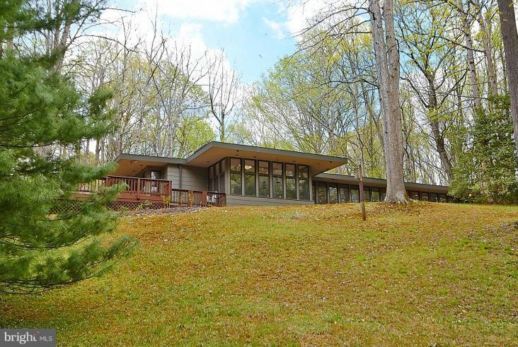 611 Utterback Store Road Great Falls, VA 22066 - Photo 6 of 30 Exterior (General)