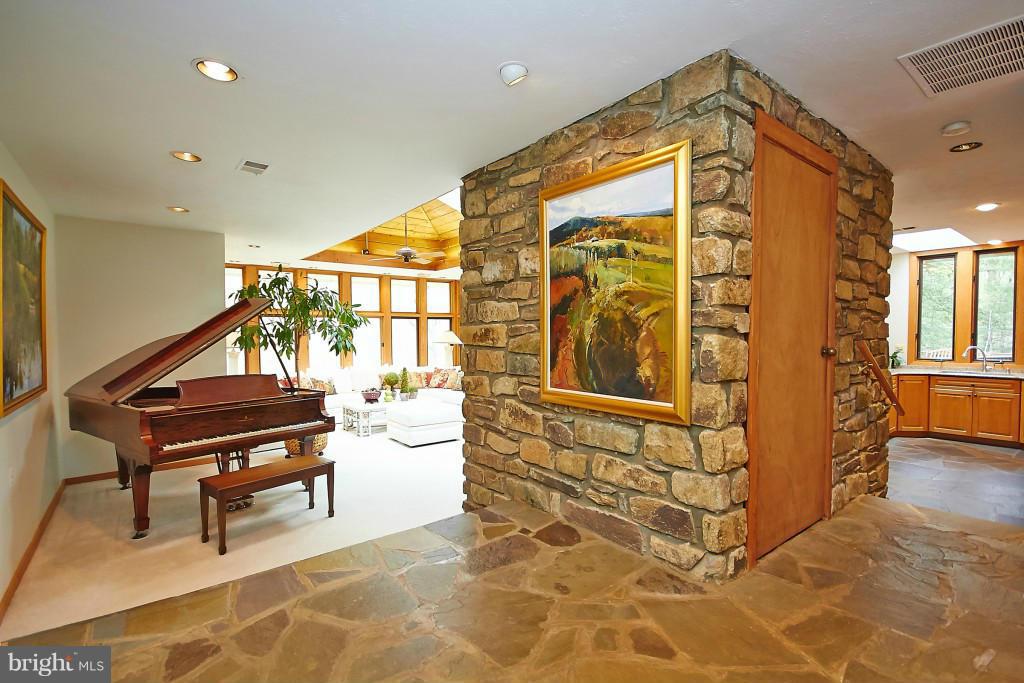 611 Utterback Store Road Great Falls, VA 22066 - Photo 9 of 30 Foyer