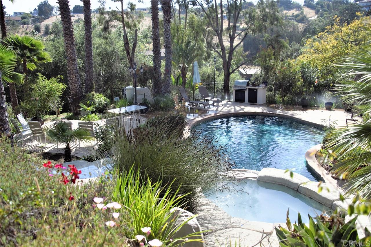 3708 La Canada Road Fallbrook, CA 92028 - Photo 1 of 25