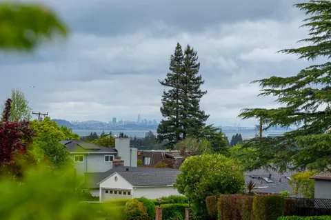 $3,295,000 | 606 Yale Drive, San Mateo, CA 94402