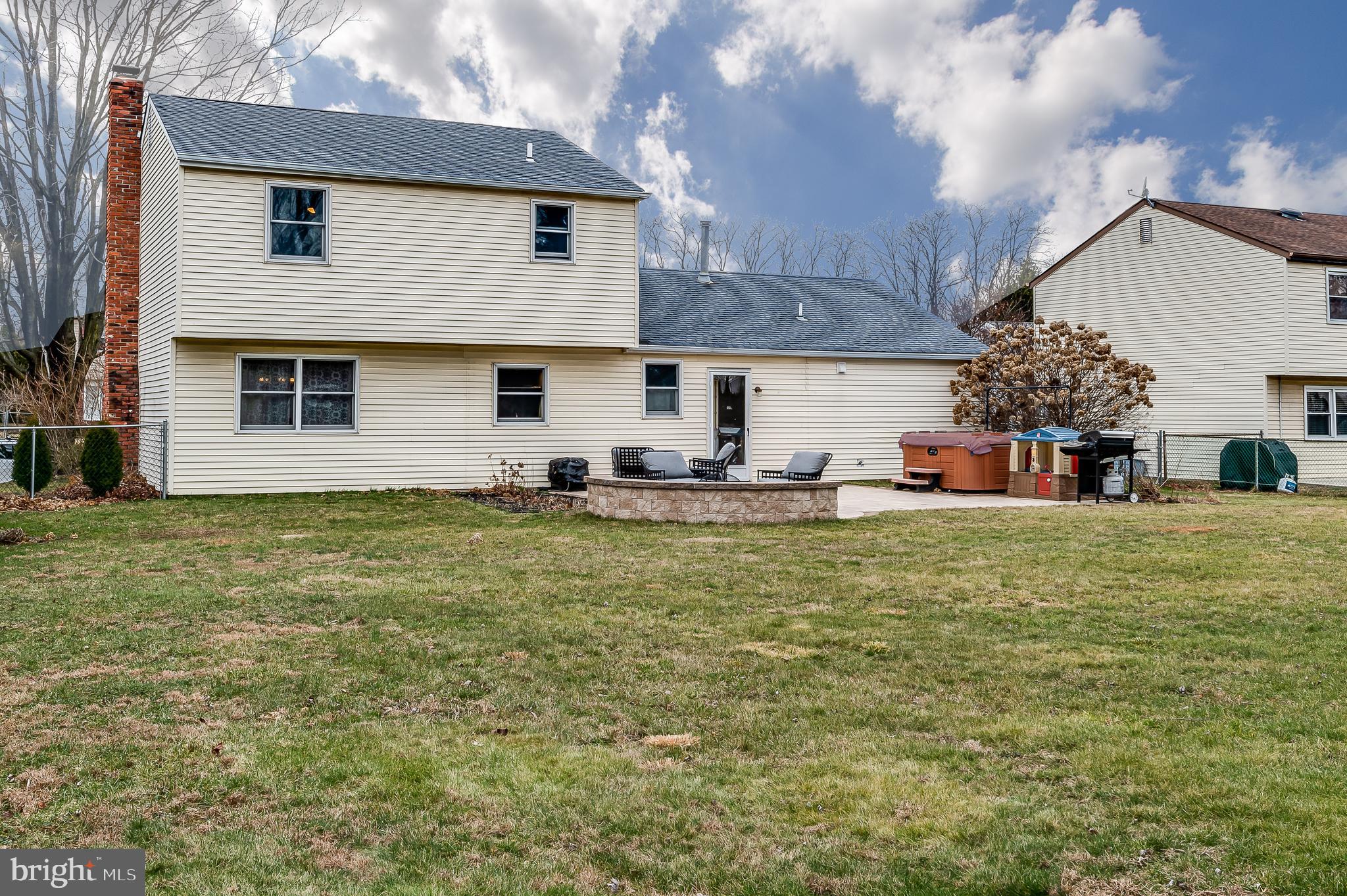 28 Dawn Road Levittown, PA 19056 - Photo 12 of 36 Gallery Image 12