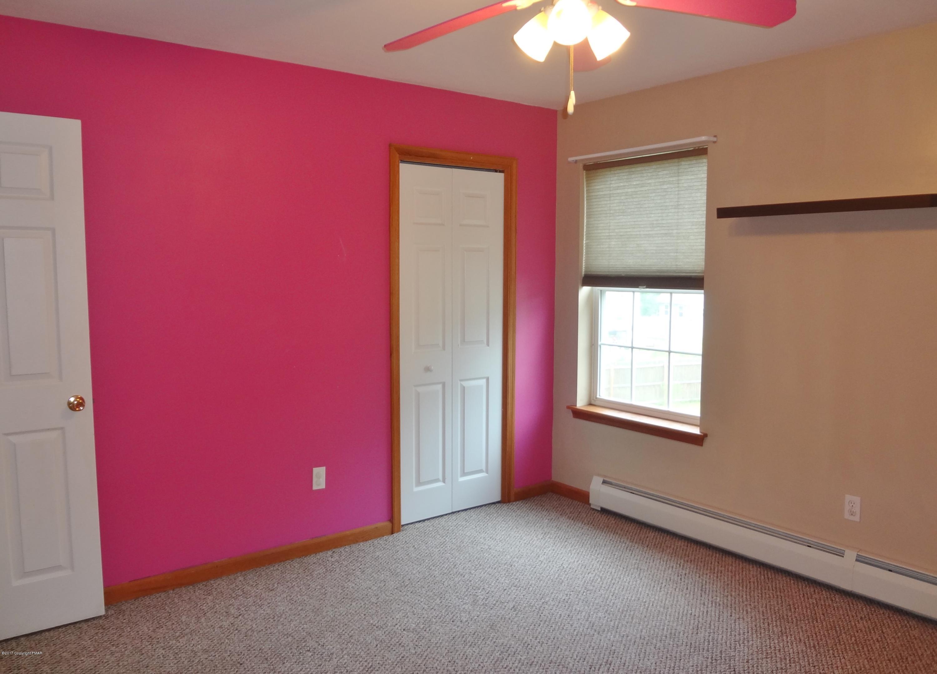 20 Highridge Road Albrightsville, PA 18210 - Photo 35 of 42 Bedroom 3