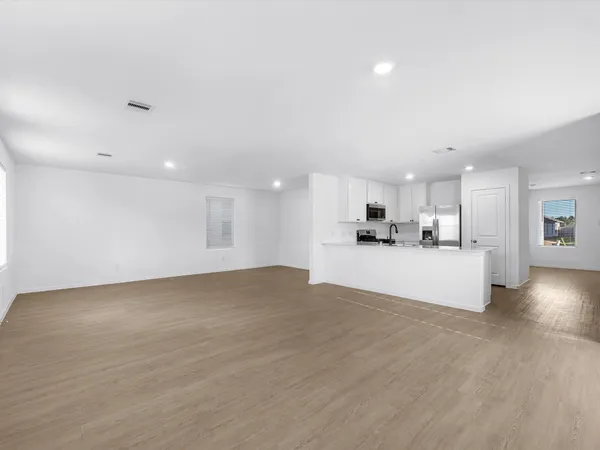 $2,100 | 25433 Carnation Court, Montgomery, TX 77316