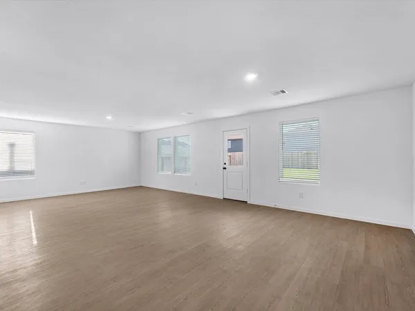 $2,100 | 25433 Carnation Court, Montgomery, TX 77316