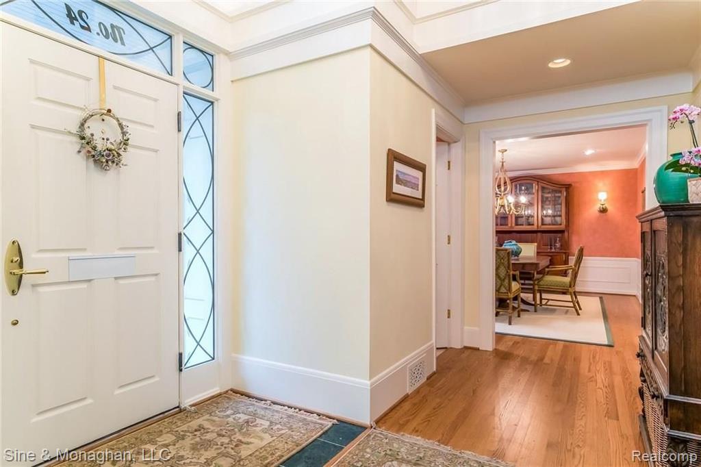 24 Warner Road Grosse Pointe Farms, MI 48236 - Photo 4 of 56