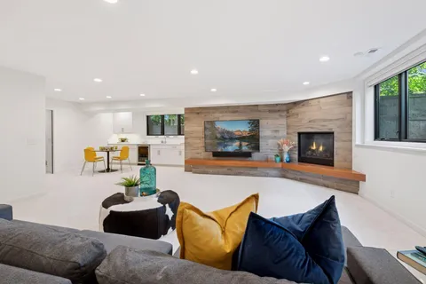 $1,950,000 | 3516 West Fuller Street, Edina, MN 55410