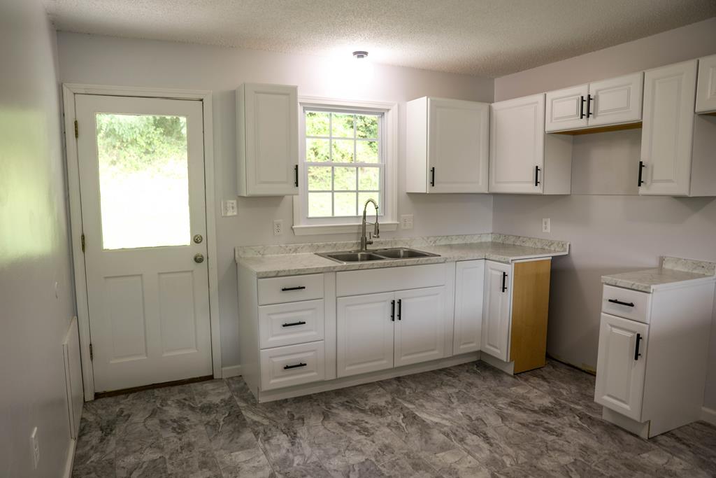 10089 Island Road Bristol, VA 24202 - Photo 20 of 49 Gallery Image 20