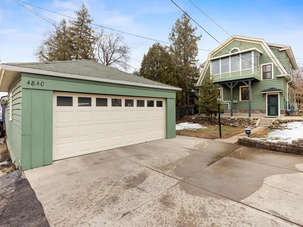 $2,500 | 4840 Upton Avenue South, Unit 2, Minneapolis, MN 55410