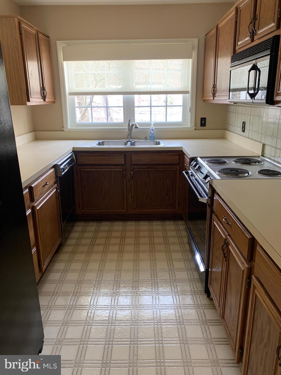 22 Tanglewood Drive Reading, PA 19607 - Photo 7 of 19