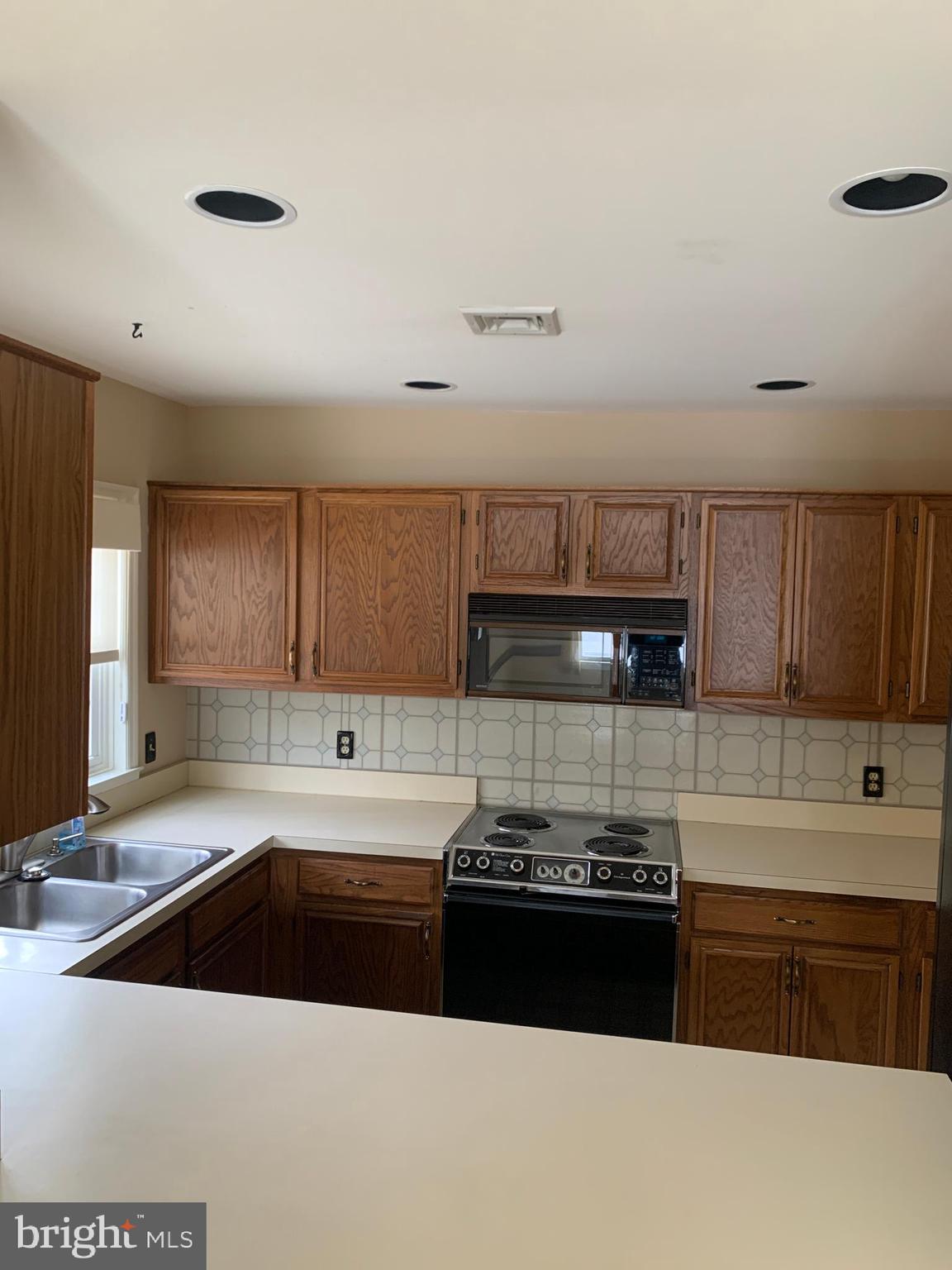 22 Tanglewood Drive Reading, PA 19607 - Photo 8 of 19