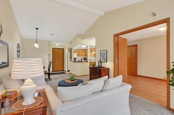 $189,900 | 509 6th Avenue West, Unit 211, Alexandria, MN 56308