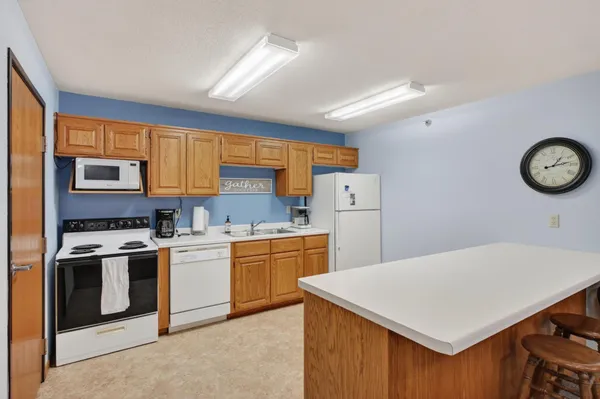 $189,900 | 509 6th Avenue West, Unit 211, Alexandria, MN 56308