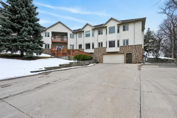 $189,900 | 509 6th Avenue West, Unit 211, Alexandria, MN 56308