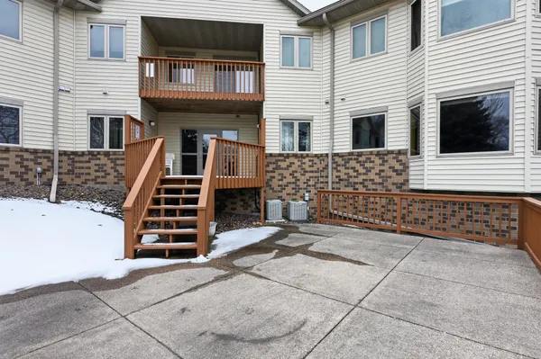 $189,900 | 509 6th Avenue West, Unit 211, Alexandria, MN 56308