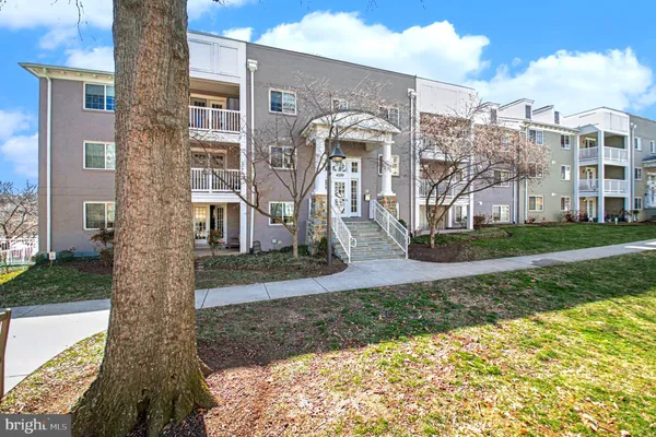 $390,000 | 4189 South Four Mile Run Drive, Unit 101, Arlington, VA 22204