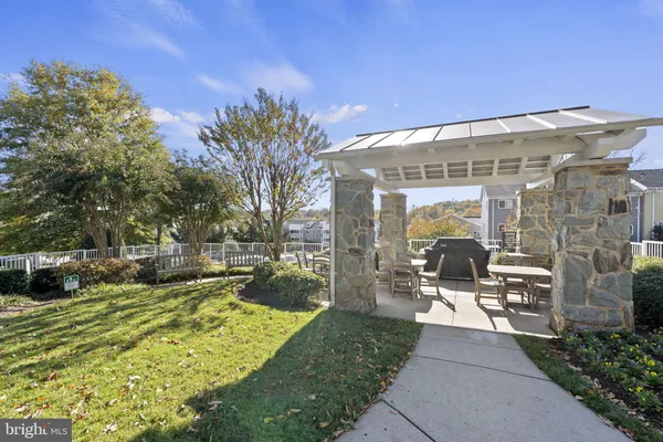 $390,000 | 4189 South Four Mile Run Drive, Unit 101, Arlington, VA 22204