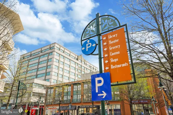 $390,000 | 4189 South Four Mile Run Drive, Unit 101, Arlington, VA 22204