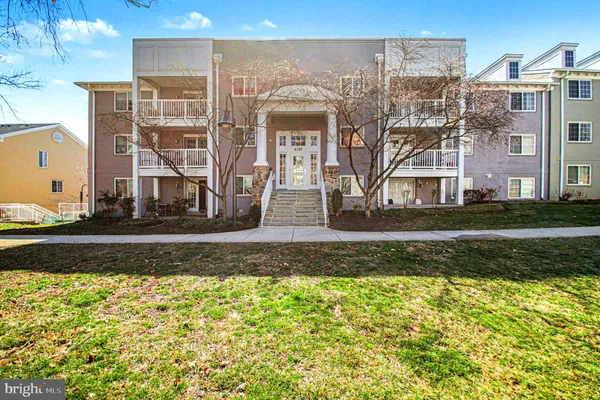 $390,000 | 4189 South Four Mile Run Drive, Unit 101, Arlington, VA 22204