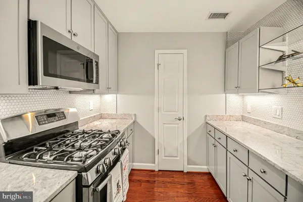 $390,000 | 4189 South Four Mile Run Drive, Unit 101, Arlington, VA 22204