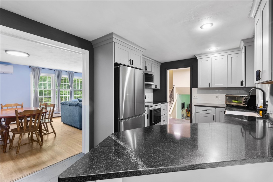 652 Marsh Road Pittsford, NY 14534 - Photo 14 of 42