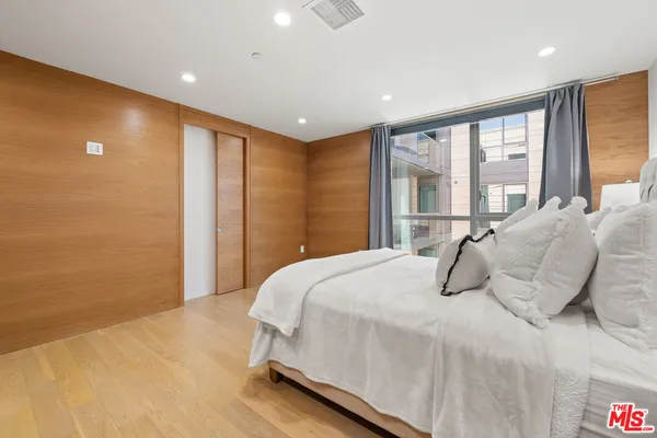 $4,995,000 | 1755 Ocean Avenue, Unit 811, Santa Monica, CA 90401