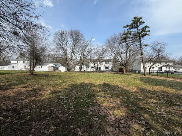 $524,900 | 10151 Pineledge Drive South, Clarence, NY 14031