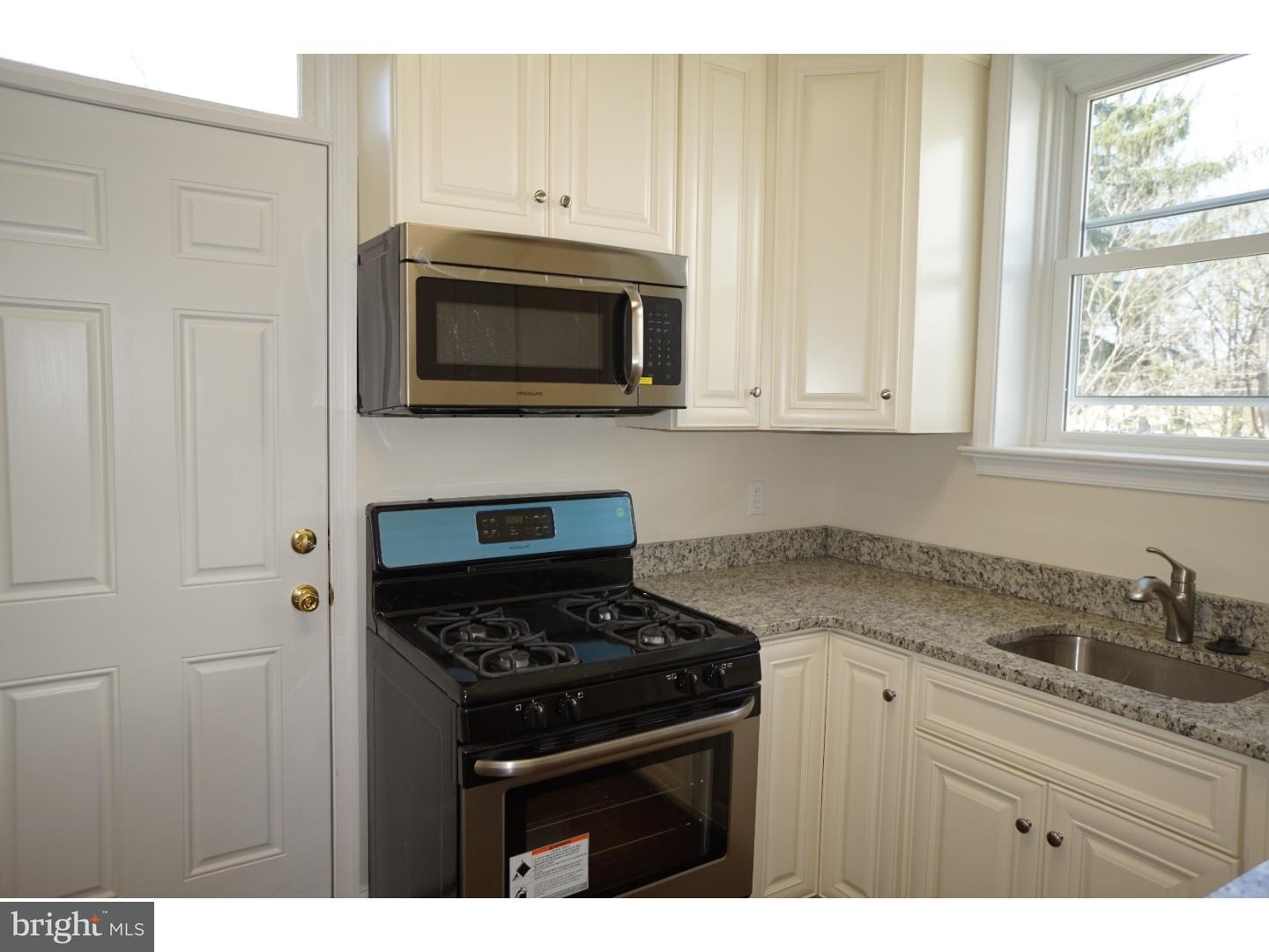 132 Arnold Road Ardmore, PA 19003 - Photo 4 of 10