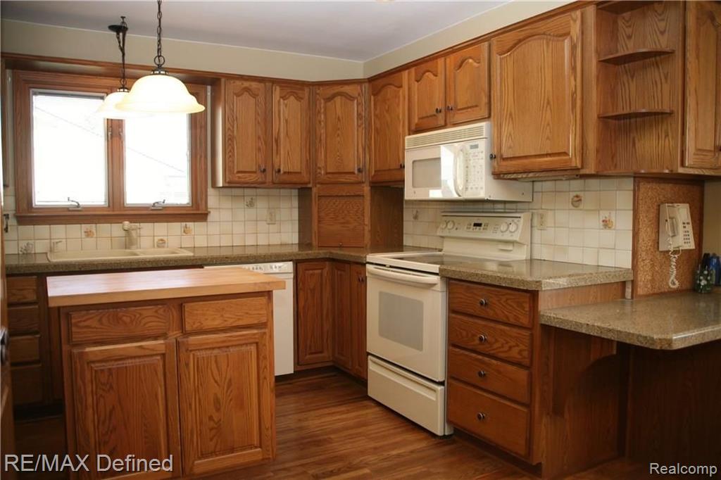 646 Lockport Road Rochester Hills, MI 48307 - Photo 11 of 23