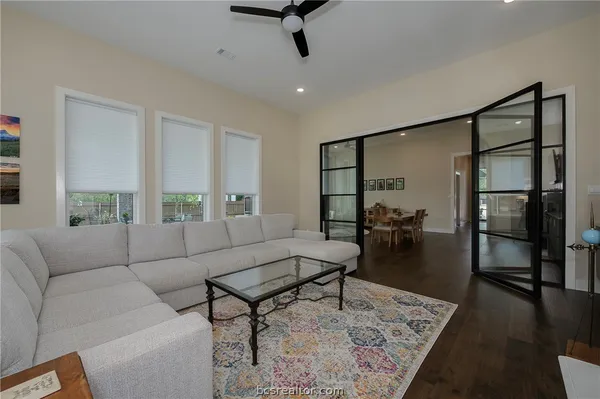 $950,000 | 2030 Pebble Bnd Drive, College Station, TX 77845