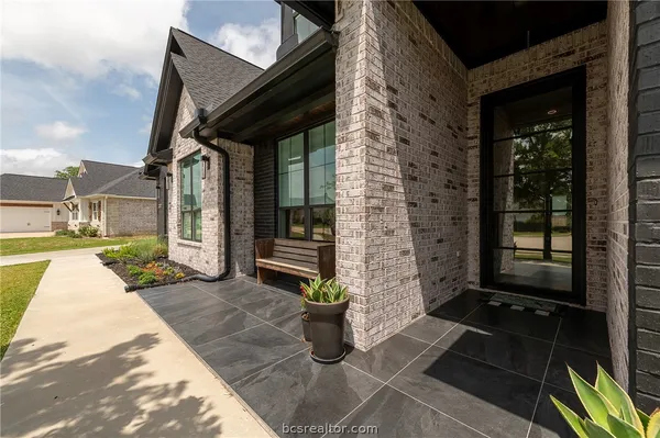 $950,000 | 2030 Pebble Bnd Drive, College Station, TX 77845