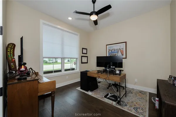 $950,000 | 2030 Pebble Bnd Drive, College Station, TX 77845